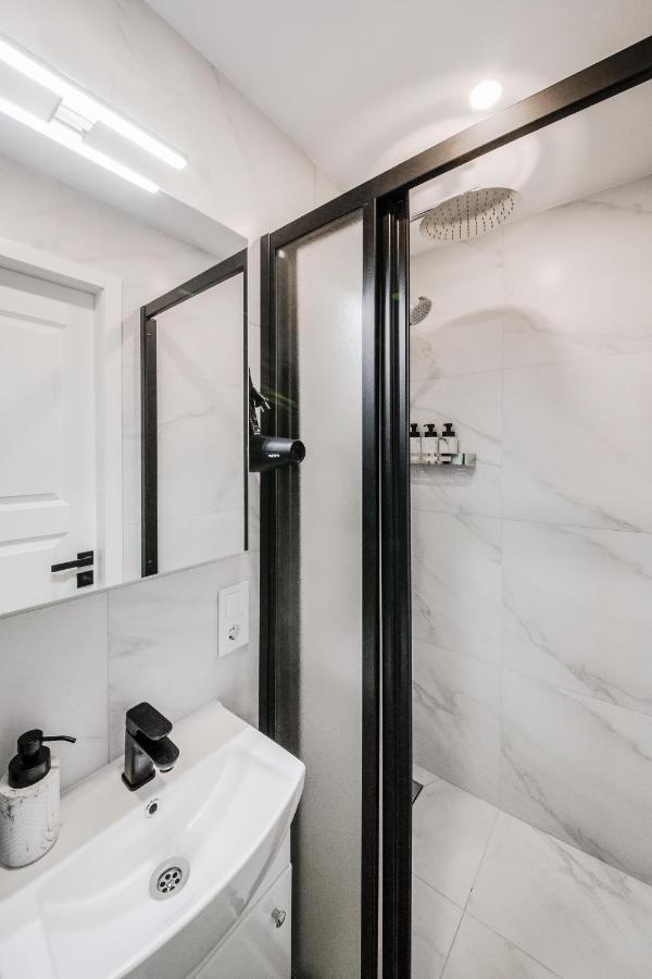 Stylish Apartment In Zverynas Вильнюс Экстерьер фото
