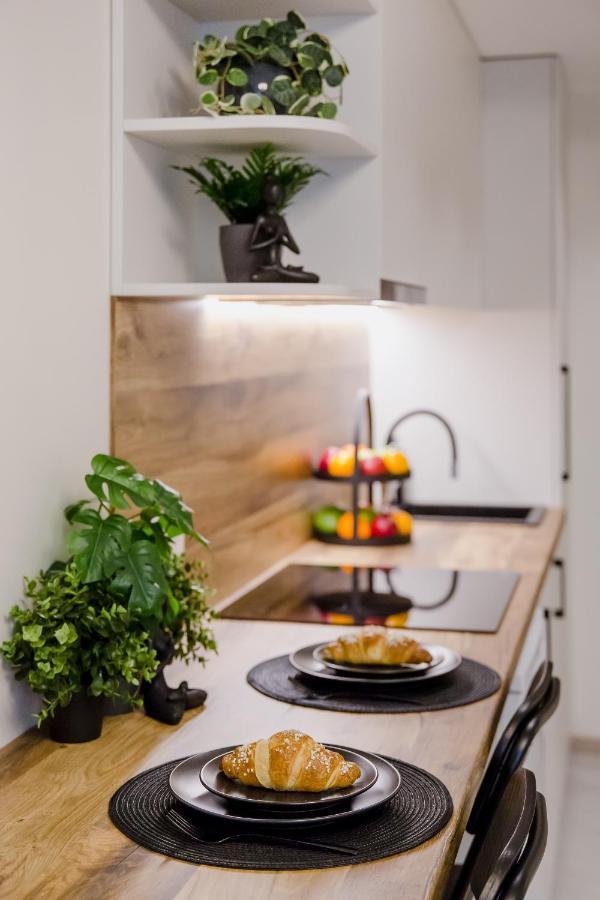 Stylish Apartment In Zverynas Вильнюс Экстерьер фото